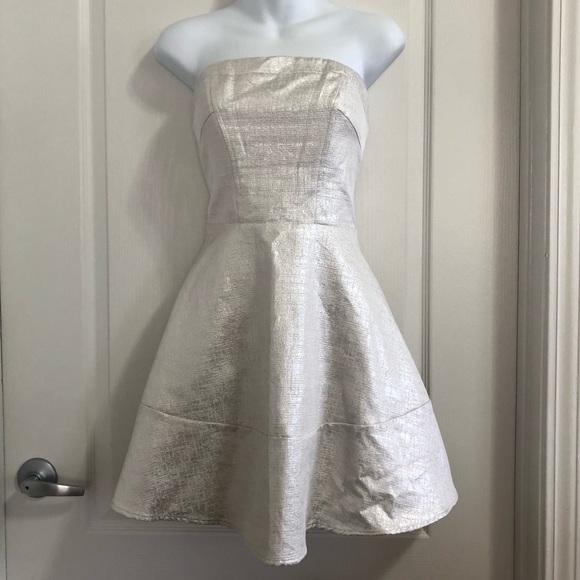 Express Dress - Picture 2 of 8